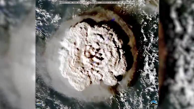 شاهد.. فيديو يوثق لحظة ثوران بركان تحت الماء قبل تسونامي "تونغا"