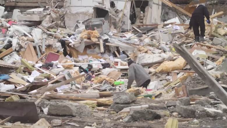 شاهد الدمار الذي خلفه انفجار هائل في إحدى قرى أوكرانيا