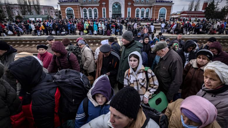 هجوم روسي مروع على محطة قطار فيها آلاف الأشخاص.. وعمدة كراماتورسك يكشف لـCNN التفاصيل