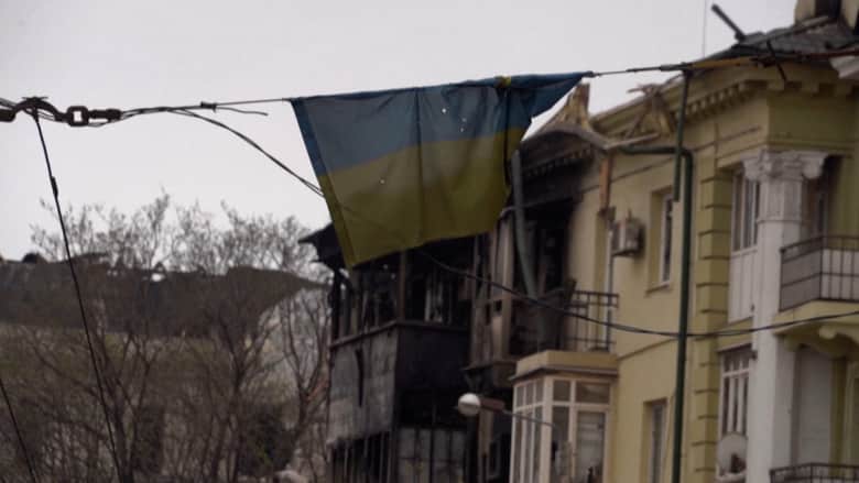 شاهد كيف تخوض المقاومة الأوكرانية قتالًا شرسًا لكل شبر من مدينة ماريوبول