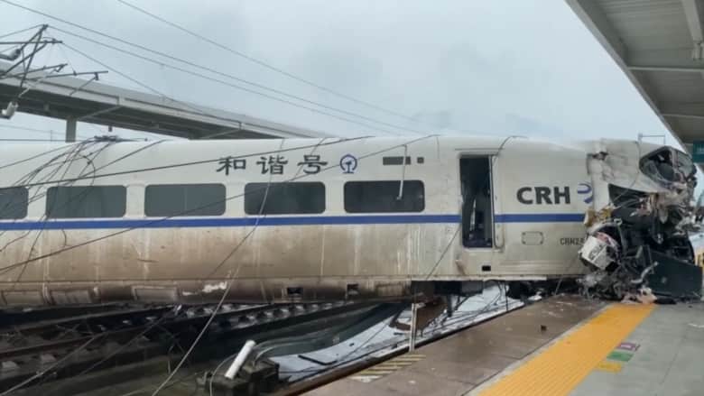 شاهد.. قطار فائق السرعة يخرج عن مساره في الصين