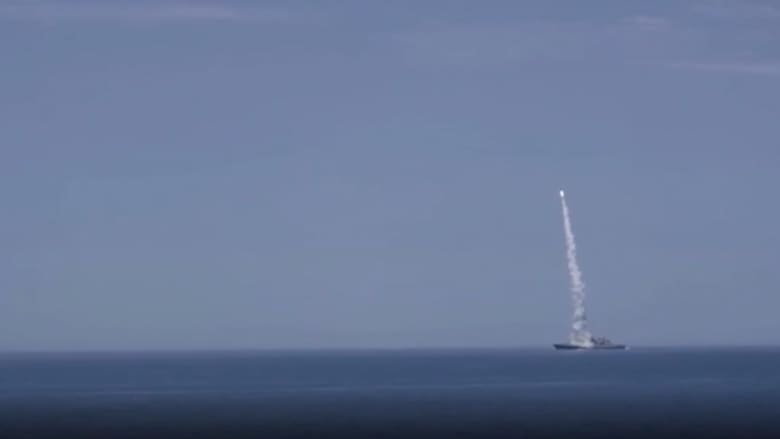 روسيا تنشر فيديو تزعم أنه يظهر لحظة قصف أوكرانيا بصواريخ من البحر
