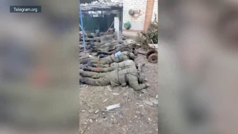 روسيا تعلق على فيديو متداول لـ10 من جنودها مقيدين قبل "قتلهم" بأوكرانيا