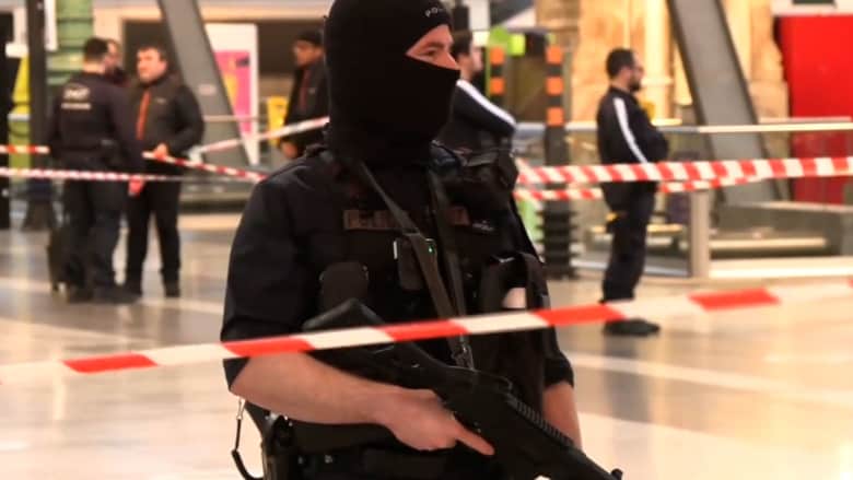 خلال دقيقة واحدة.. إصابة ستة أشخاص جراء هجوم في محطة قطار في باريس