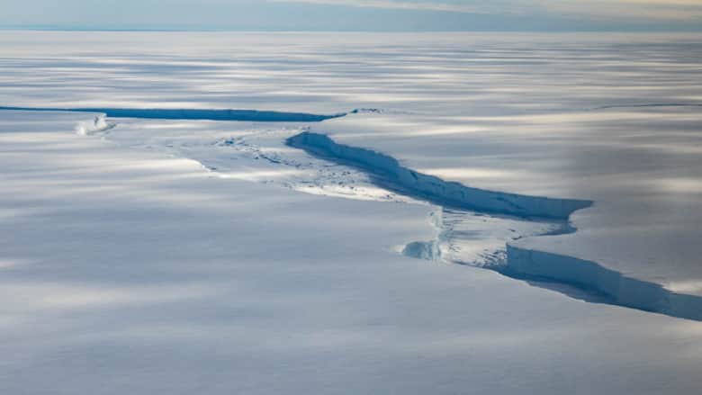 كاميرا "درون" ترصد انفصال كتلة جليدية بحجم لندن عن القارة القطبية الجنوبية