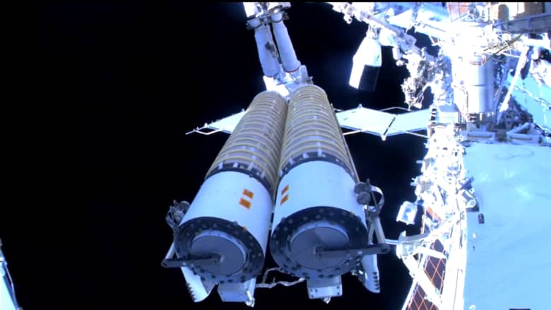 فيديو دراماتيكي لرواد ناسا يقومون بعملية سير خارج محطة الفضاء الدولية