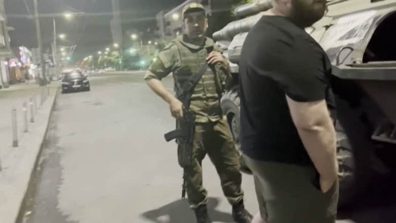 فيديو يظهر مركبات عسكرية وجنود في شوارعها.. هل سيطرت فاغنر على روستوف؟