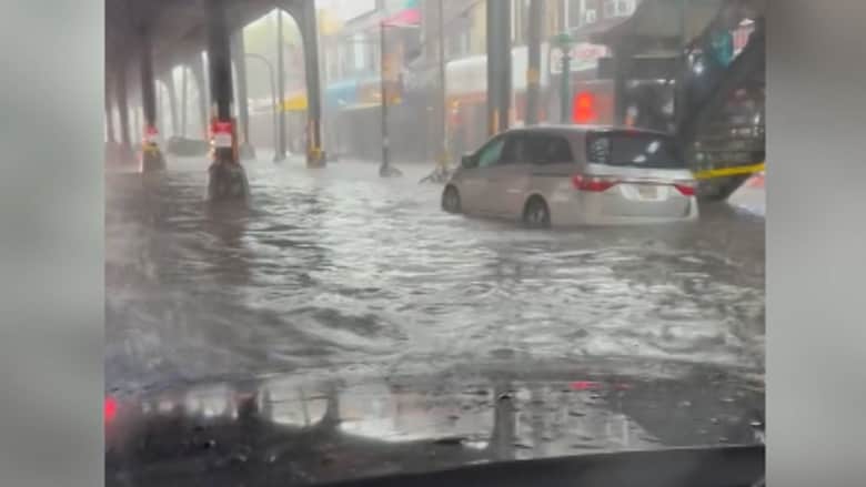 شاهد.. فيضانات مفاجئة تغرق مترو أنفاق نيويورك