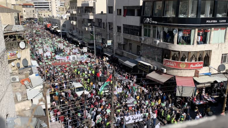 شاهد.. مسيرات حاشدة في الأردن تضامنًا مع الفلسطينيين