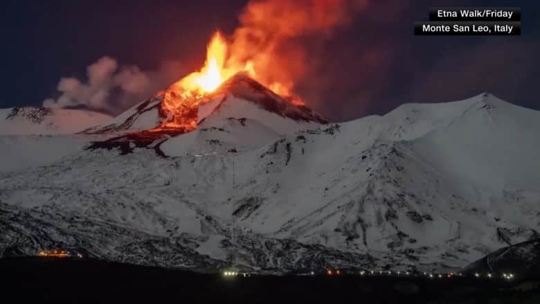 تصاعدت سحب الدخان.. فيديو يرصد ثوران بركان جبل إتنا الأكثر نشاطًا في أوروبا