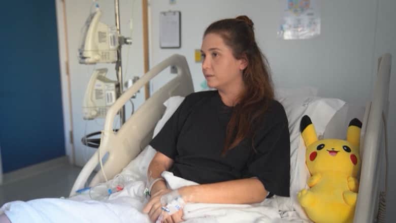 بُترت ساقها.. صحفية فرانس برس كريستينا عاصي: كنا نقوم بعملنا عندما هاجمتنا إسرائيل