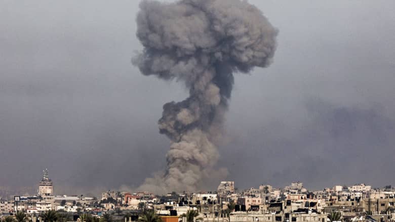صحفي إسرائيلي لـCNN: بعض ضباط استخباراتنا "صدموا مما طلب منهم القيام به" في غزة