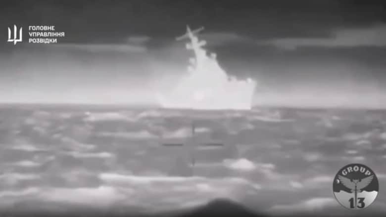 فيديو جديد تزعم أوكرانيا أنه لطائرة “درون” تُغرق سفينة حربية روسية في البحر الأسود