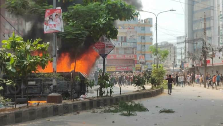 مقتل وإصابة المئات.. احتجاجات عنيفة بين طلاب ورجال الأمن في بنغلاديش