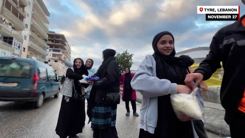 شاهد ردود أفعال وبهجة اللبنانيين بعودتهم لديارهم بعد اتفاق الهدنة بين حزب الله وإسرائيل