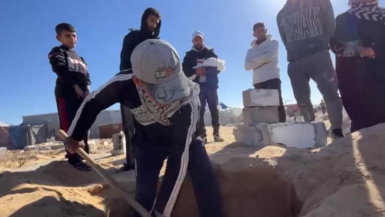 فيديو صادم.. شاهد كيف يموت الأطفال في غزة بسبب البرد القارس