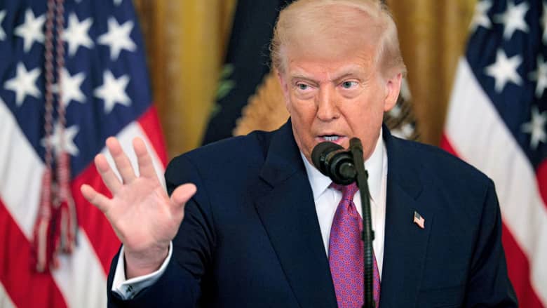 مراسلة CNN تتحدث مع ترامب.. وهذا ما قاله عن الضربات الإسرائيلية ضد إيران