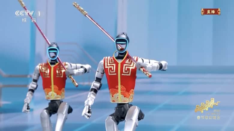 في حفل مهرجان الربيع الصيني.. روبوتات شبيهة بالبشر تقاتل وتخطف أنظار الجمهور