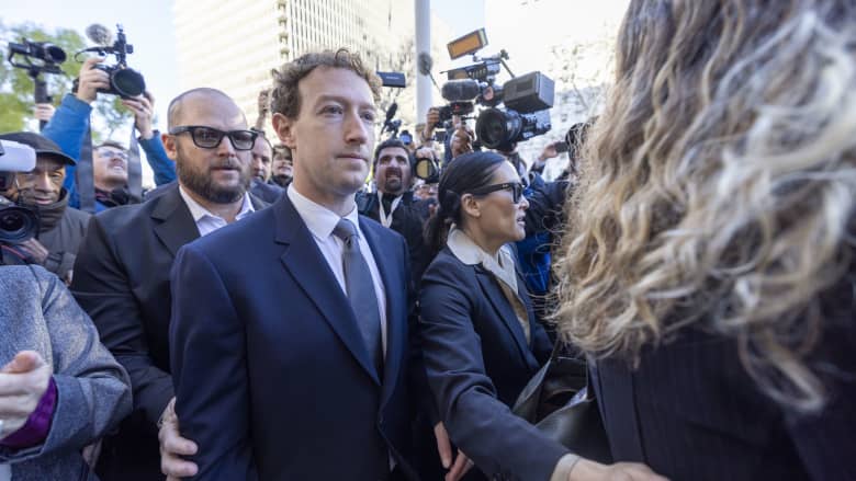 شاهد كيف تم استجواب مارك زوكربيرغ بشأن ما إذا كان "إنستغرام" مصمماً ليسبب الإدمان