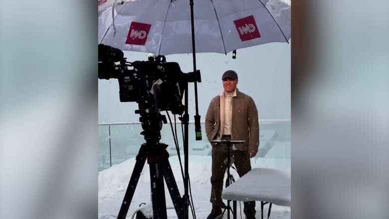 نظرة من داخل تغطية CNN للألعاب الأولمبية الشتوية خلال تساقط الثلوج الكثيف