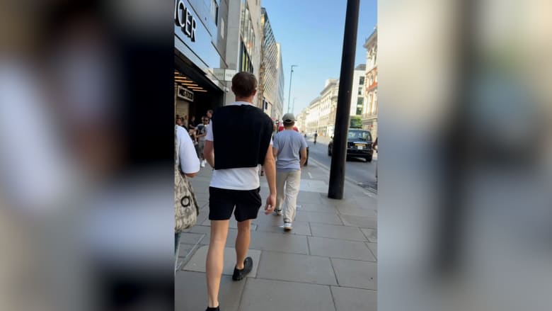 وسط موجة حر قياسية في بريطانيا.. شاهد كيف انتهى بحثنا عن جهاز تكييف!