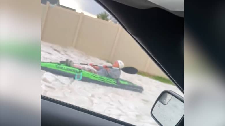 حدث مذهل.. شاهد عاصفة برد تحول شوارع أمريكية إلى أنهار جليدية
