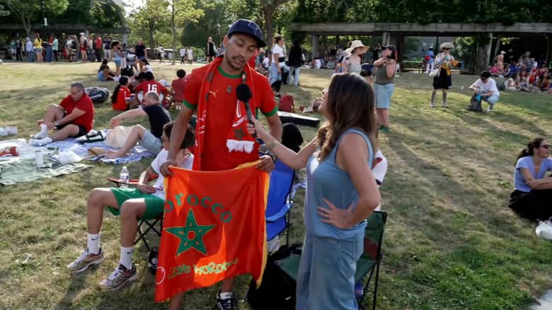 شاهد ما قاله مشجعو كلا الفريقين بعد هزيمة المغرب أمام فرنسا في ربع النهائي