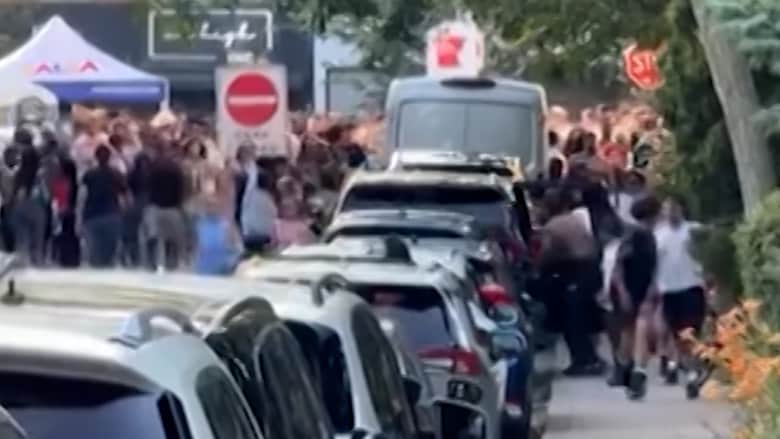 شاهد.. لحظات الفوضى وفرار المحتفلين خلال إطلاق نار جماعي بمهرجان لاتيني في كندا