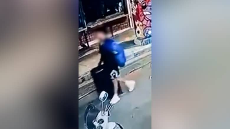 لاجئ أفغاني يُتهم بالقتل في أثينا بعد العثور على جثة في حقيبة سفر