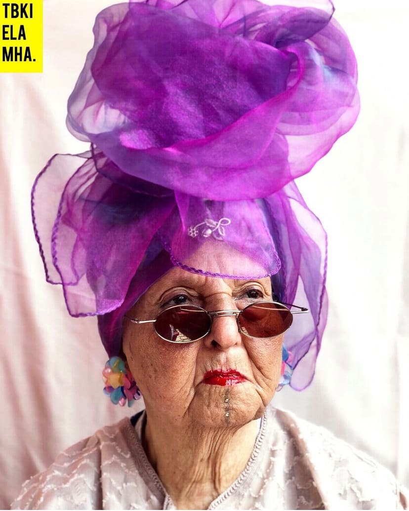 مغربية توثق قوة وجمال الشيخوخة في صور زاهية ومرحة