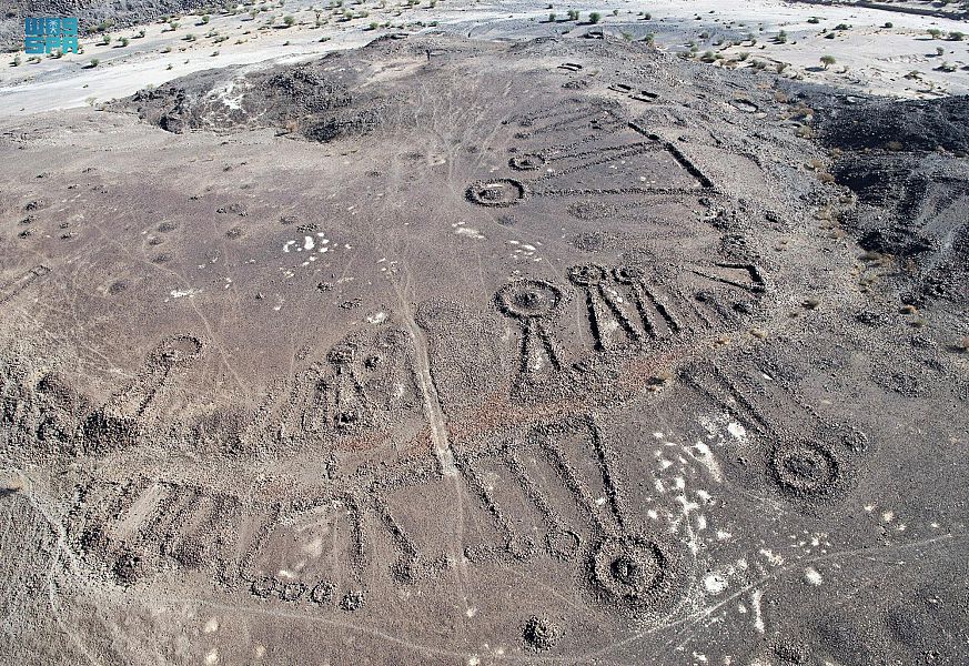 السعودية.."ممرات جنائزية" قديمة تكشف أسرار شبكة طرق عمرها 4500 عام شمال غرب شبه الجزيرة العربية