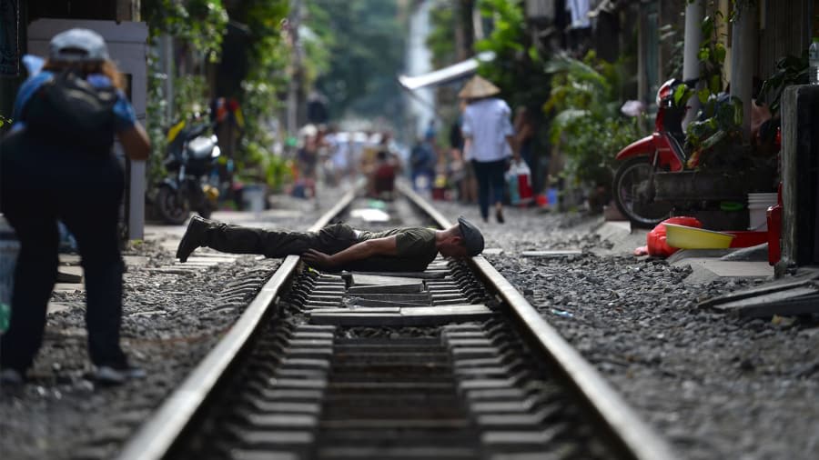 في فيتنام.. مدينة هانوي تخطط لإغلاق مقاهي "شارع القطار" الشهير