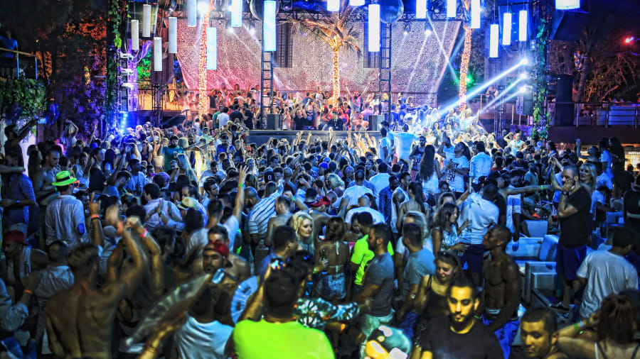 كيف توسع دبي مشهد الحفلات والحياة الليلية على أرضها
