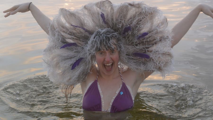 لتخفيف هم كورونا..إليكم لقطات "عجيبة" من مسابقة تجميد الشعر في كندا