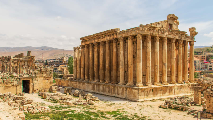 منها بمصر ولبنان..إليكم قائمة بمواقع اليونسكو القديمة المرتبطة بأغرب النظريات