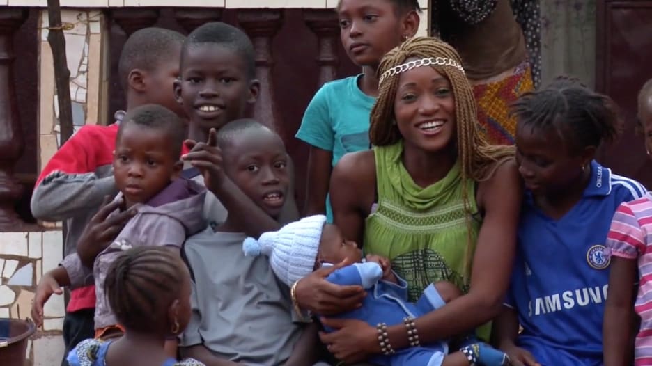 " نجوت من إيبولا" .. قاهرو الوباء يروون قصصهم