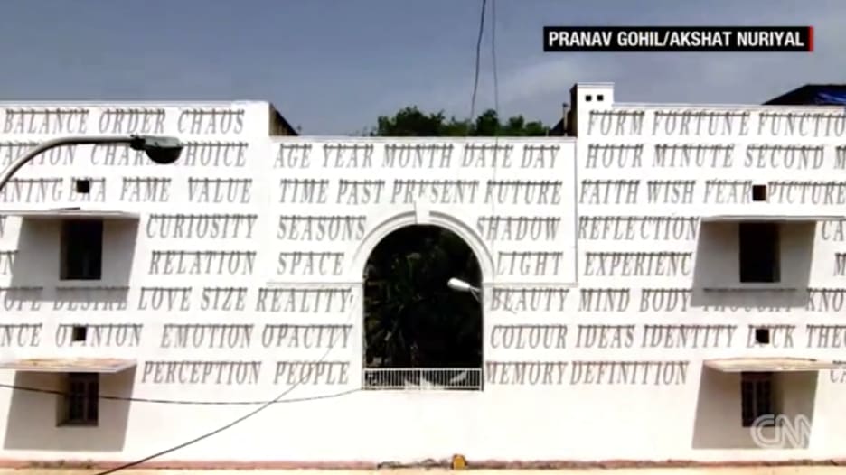 فقط في الهند... رسومات جدارية تعمل "على الطاقة الشمسية" 