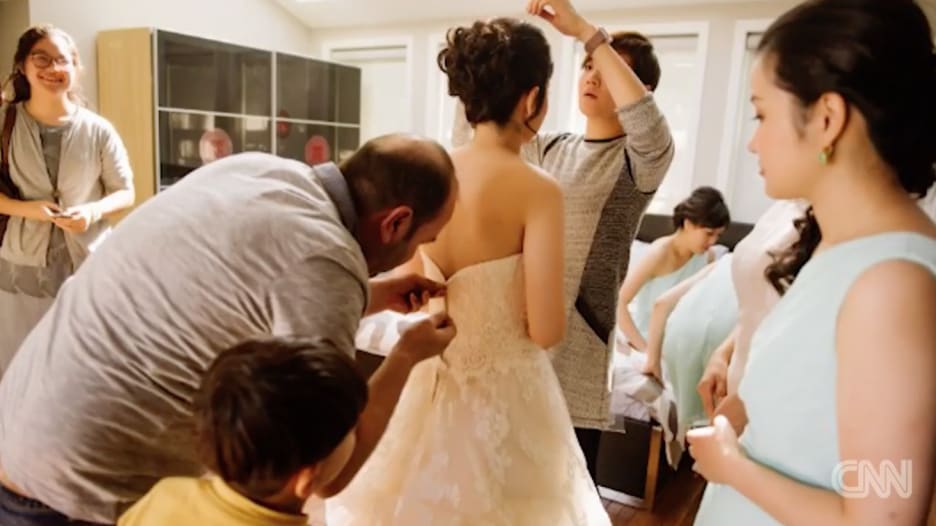 خياط سوري لاجئ ينقذ حفل زفاف