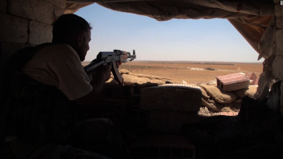 من الموصل وتلعفر إلى دير الزور والرقة.. دولة "الخلافة" تنهار وأيديولوجيتها في انتشار 