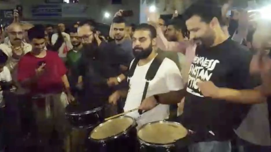 بعدسة CNN.. الموسيقى حاضرة في احتجاجات الأردن