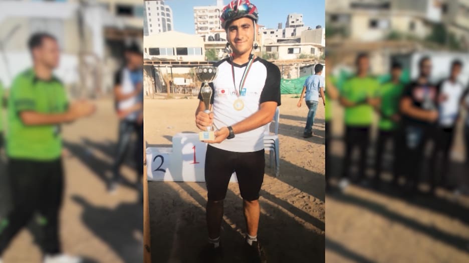شاهد.. حلم احتراف ركوب دراجات بترته النيران الإسرائيلية