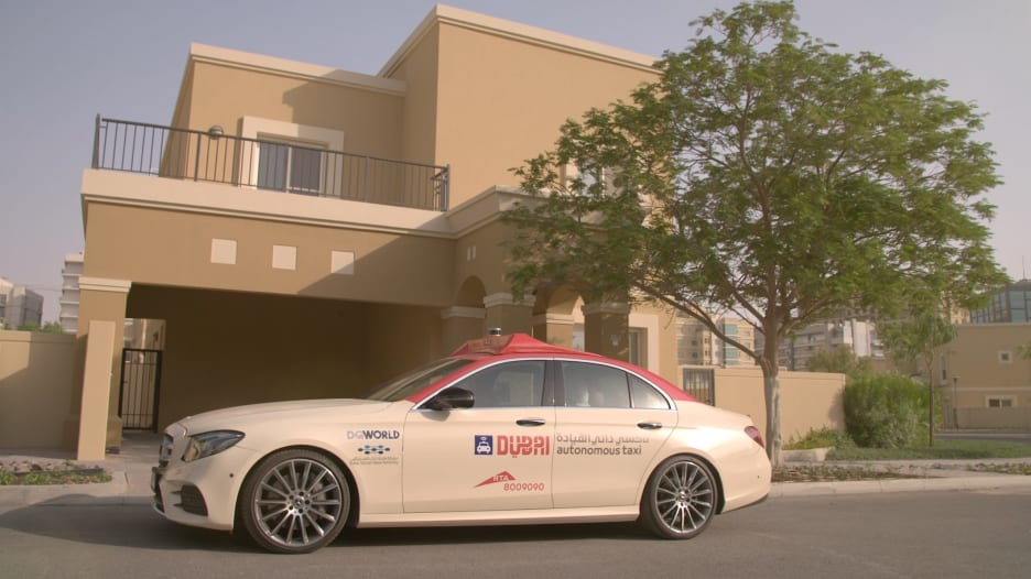 إطلاق أول "تاكسي" ذاتي القيادة في المنطقة في دبي