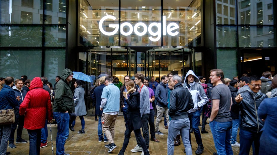إضراب في مقار غوغل حول العالم بسبب التحرش