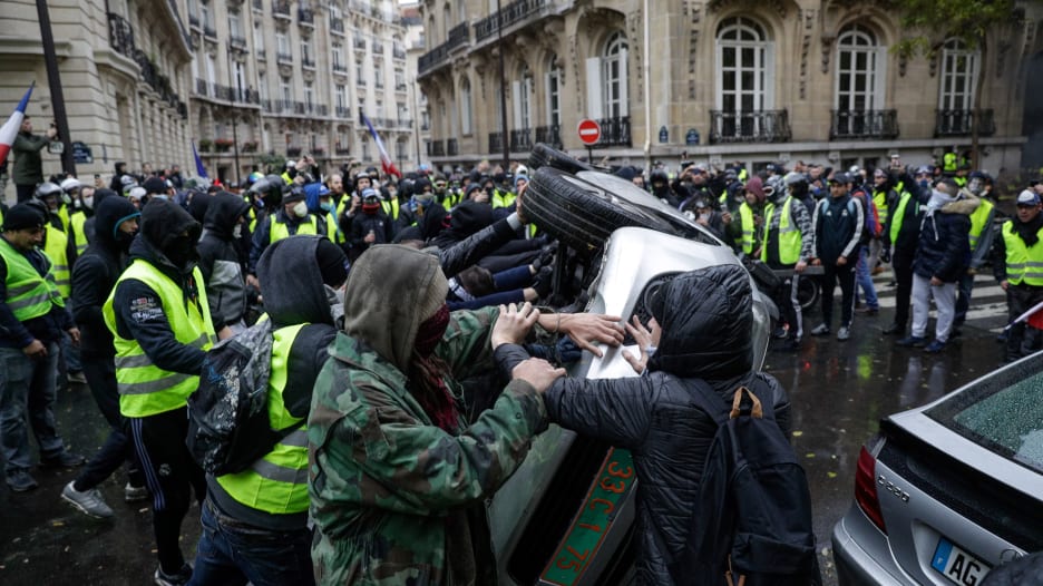 كيف تأثر اقتصاد فرنسا بتظاهرات "السترات الصفراء"؟