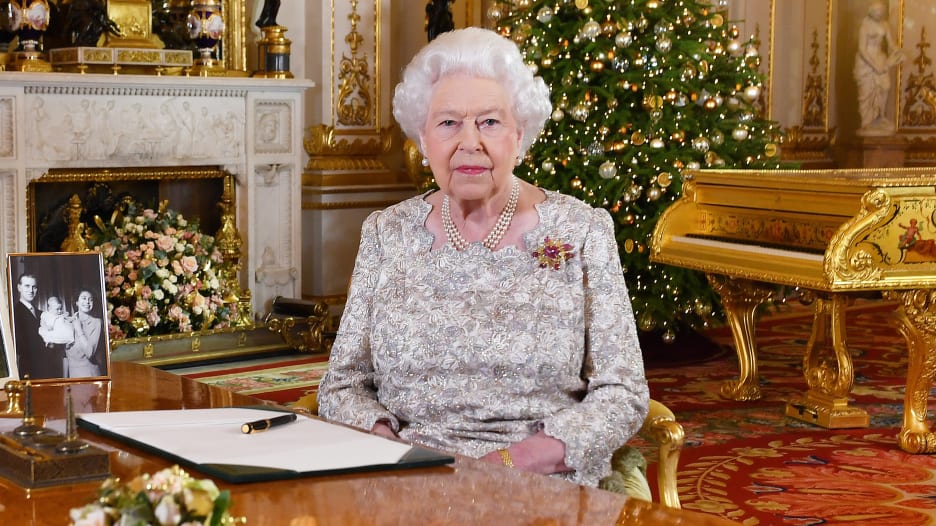 تدخل الملكة إليزابيث بسياسة بريطانيا لا تحدث كثيرا.. والسبب؟