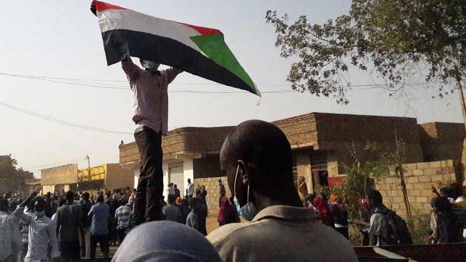 حصري.. يوم من انتفاضة السودان: تعذيب وثلاجة وبيوت أشباح ورعب