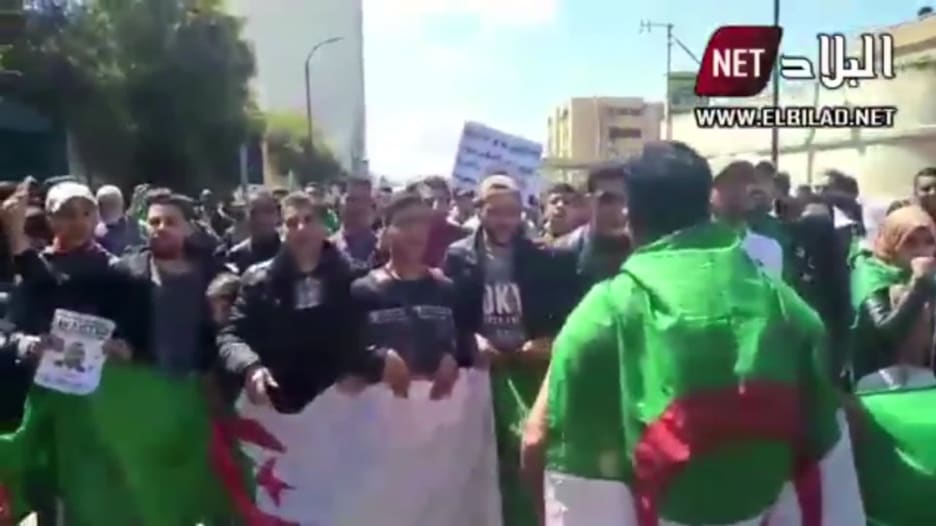 مظاهرات في الجزائر ضد الرئيس المؤقت عبد القادر بن صالح المعين حديثًا