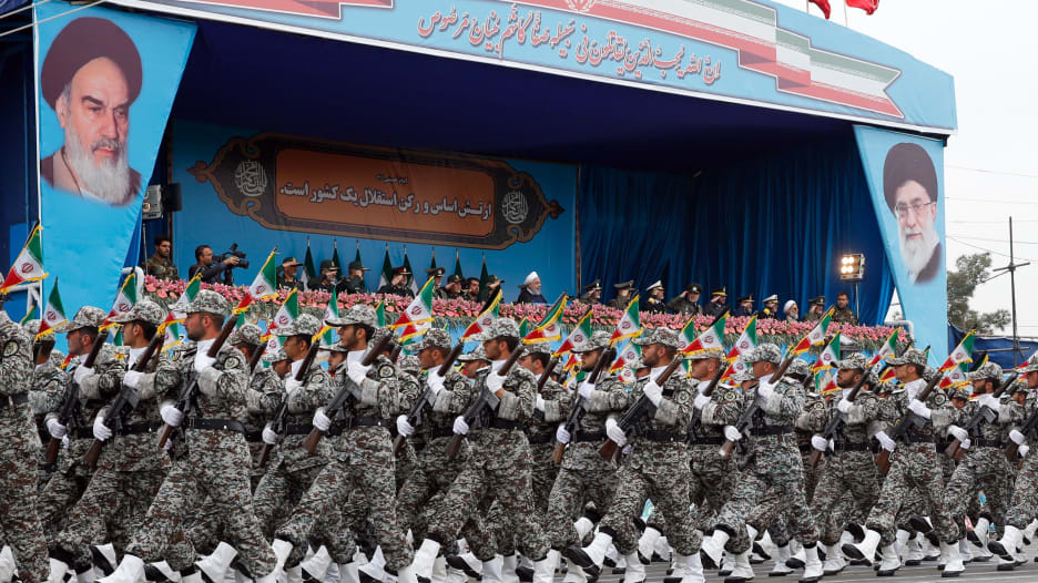 سيناريو مرعب إذا اندلعت.. كيف ستبدو الحرب بين إيران وأمريكا؟
