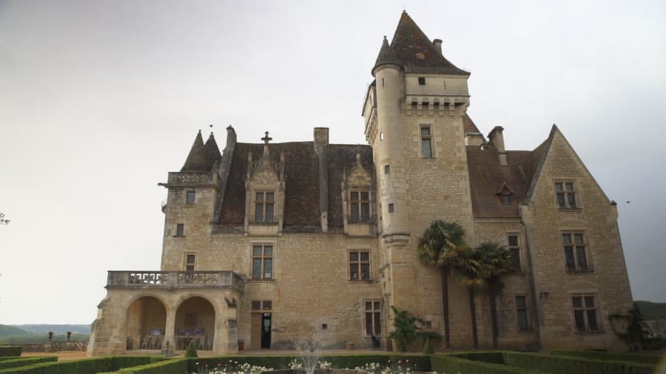 داخل قلعة "الأميرة النائمة" لجوزفين بيكر في فرنسا