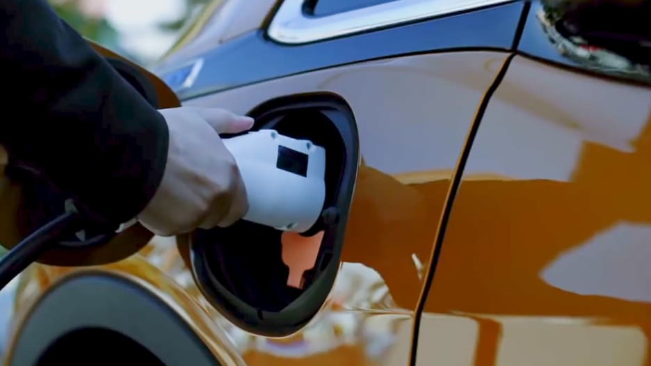 هل تستبدل المركبات الكهربائية سيارات الوقود على الطرقات؟